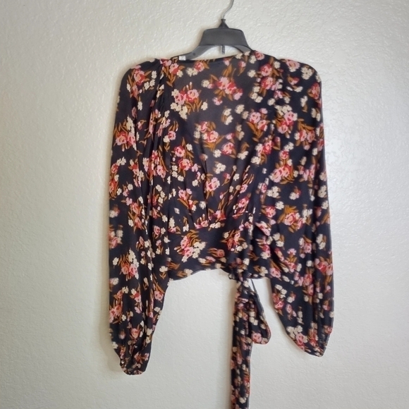 A.L.C. Carla floral silk wrap blouse sz 2 - Picture 7 of 7